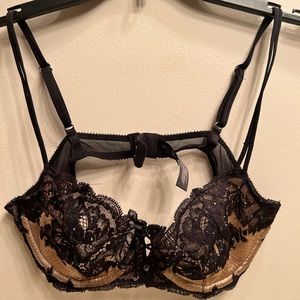 Victoria’s Secret lace bra 36B